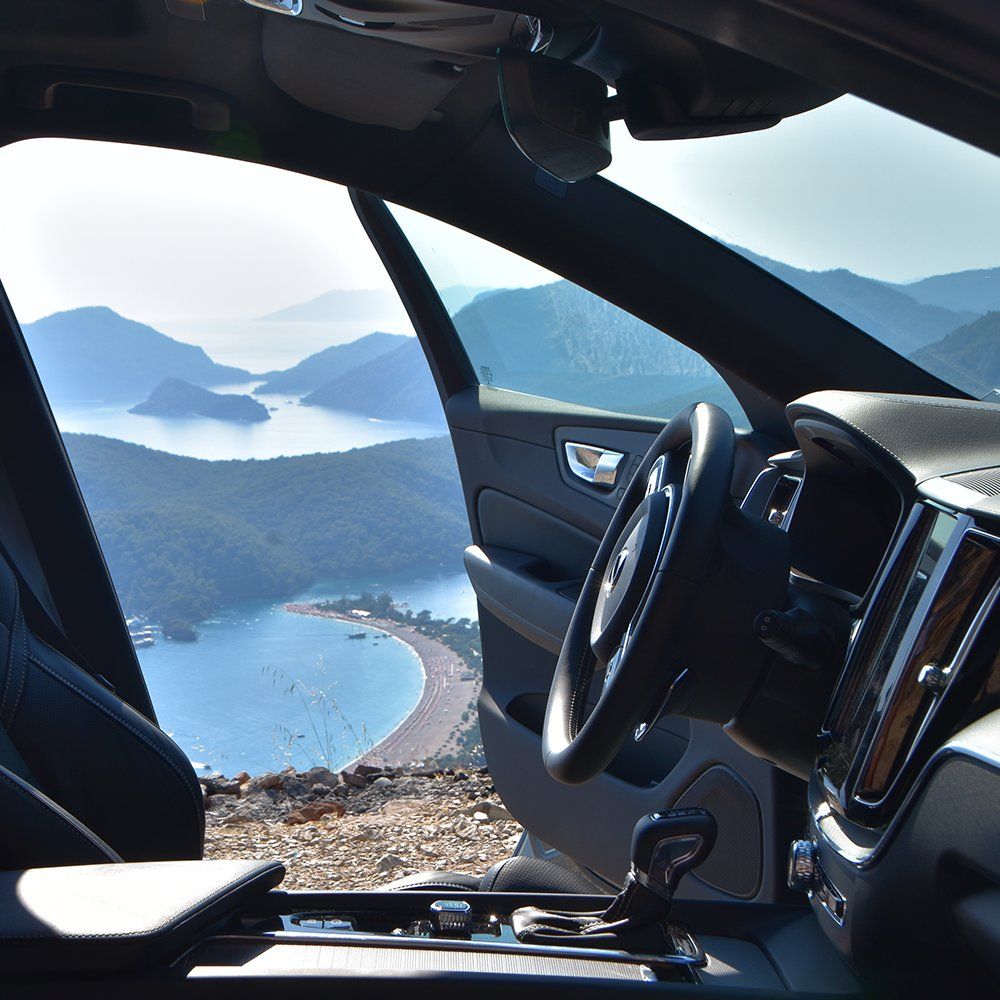 Otomobilin kendi elleriyle geçişi ile resim: teknoloji, renkler Otomobilin kendi elleriyle geçişi ile resim: teknoloji, renkler