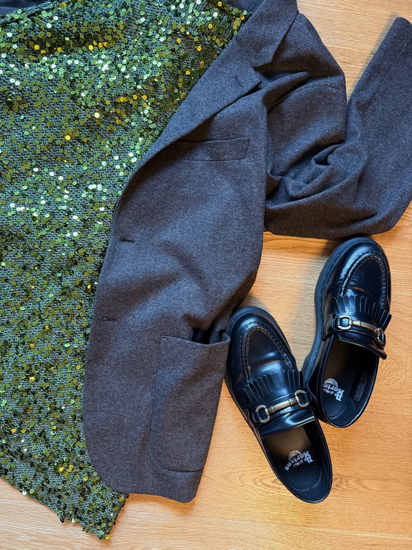 Adrian Snaffle Smooth Leather Tassel Loafers in Black | Dr. Martens™