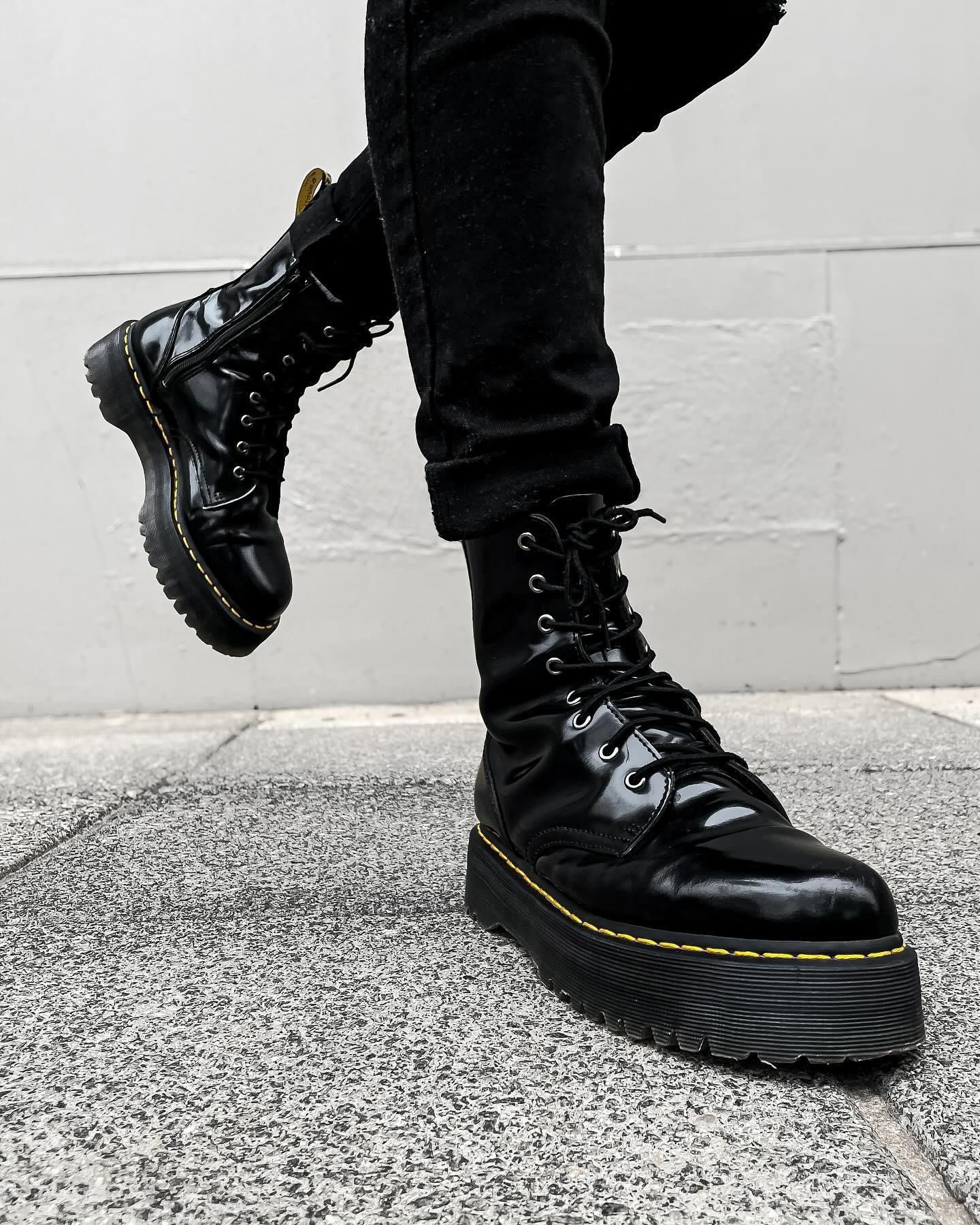 Jadon Smooth Leather Platform Boots in Black | Dr. Martens™