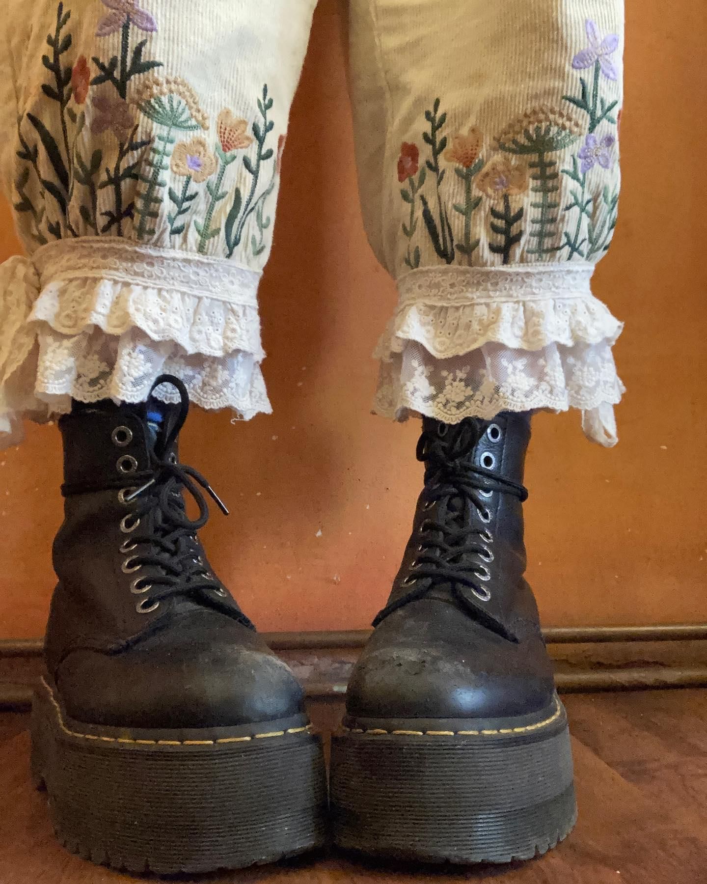 1460 Pascal Max Leather Platform Boots in Black | Dr. Martens™