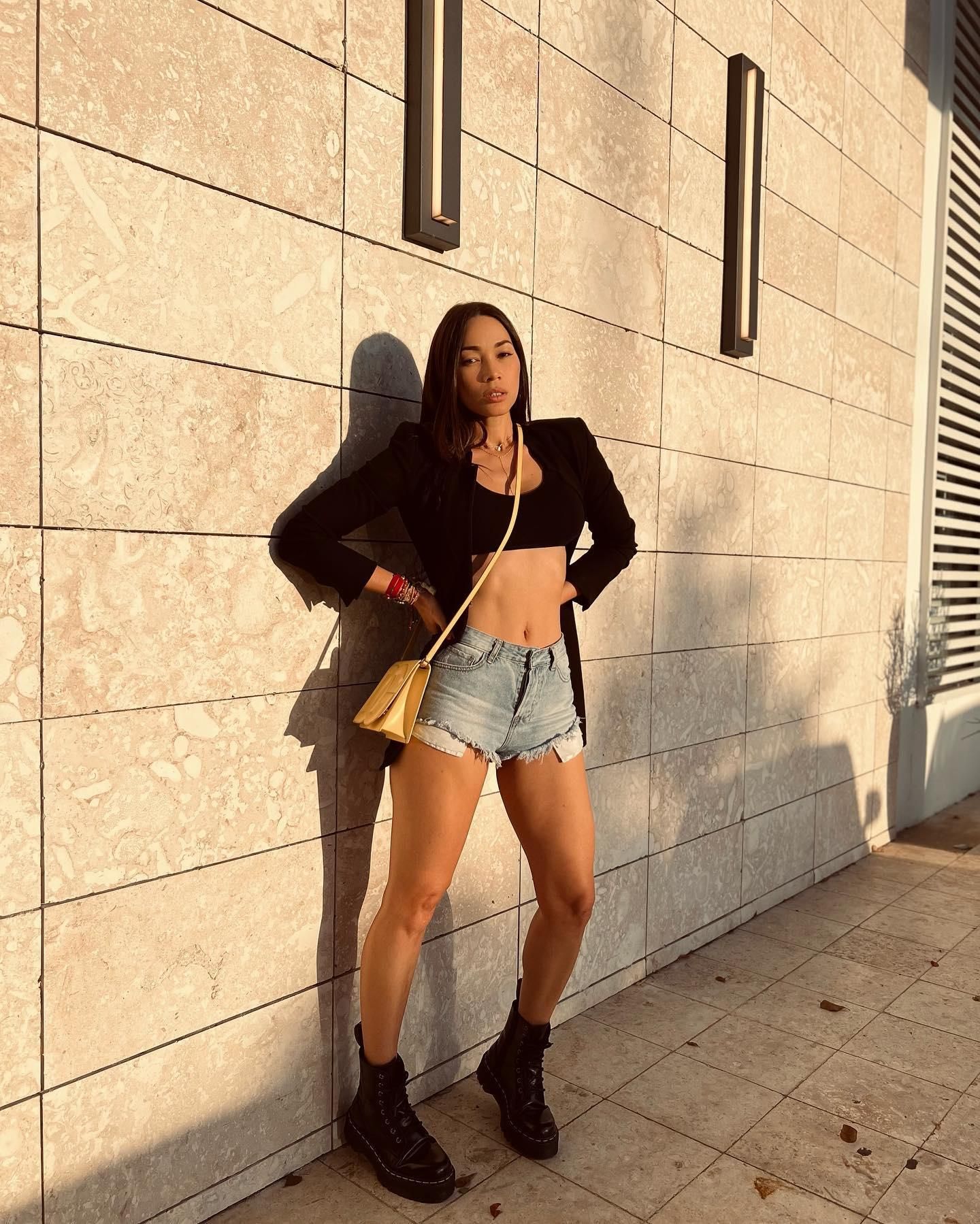 Instagram post by @yisneylagrange